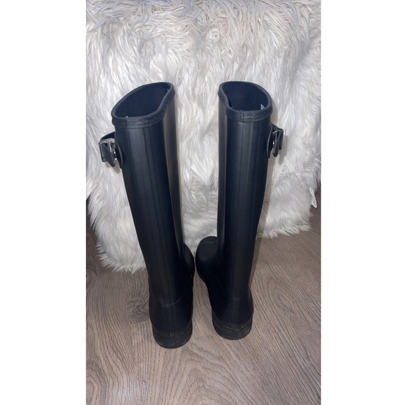 HUNTER BOOTS | Women’s Original Tall Rain Boots - Picture 3 of 5